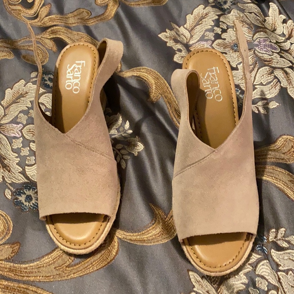 Franco Sarto suede open toe wedge